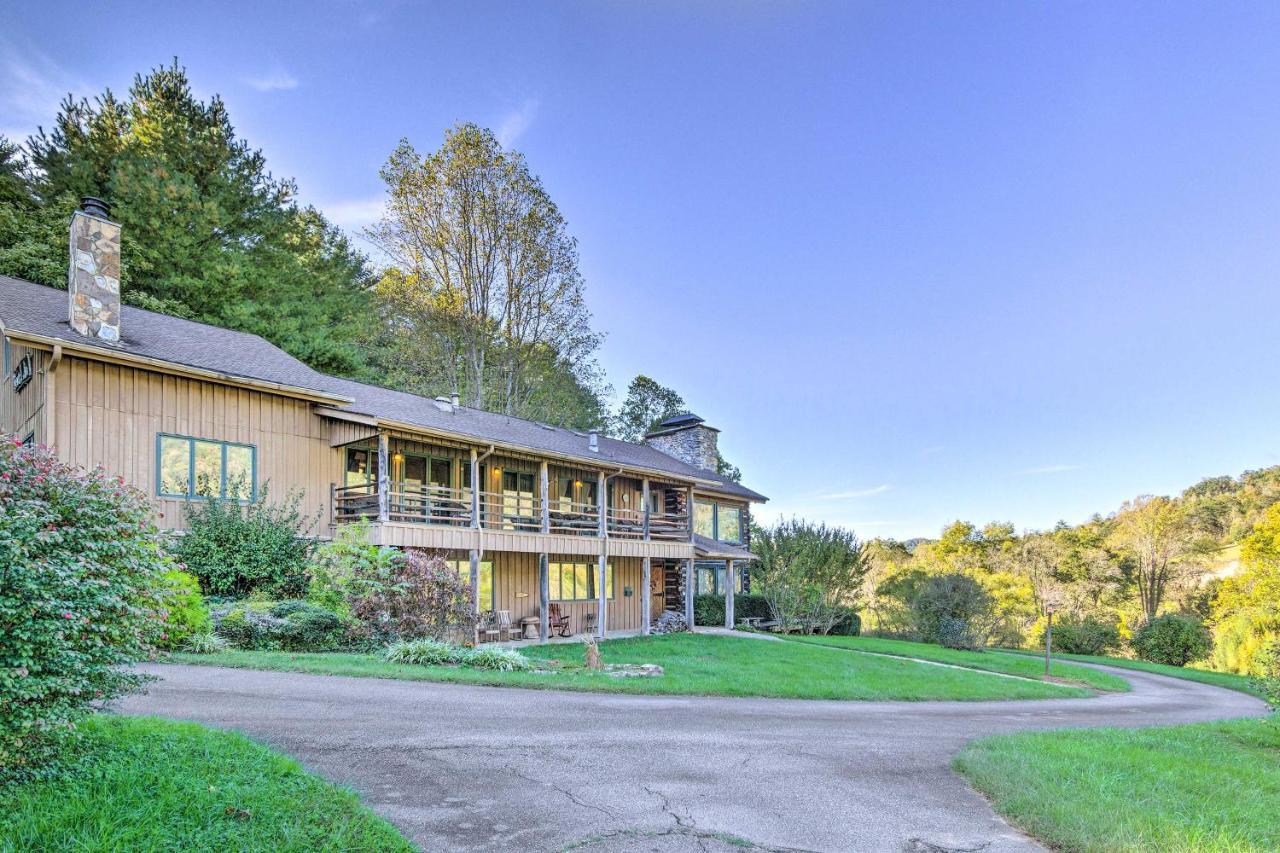 Spacious Cullowhee Lodge With Views And River Access! Exterior photo
