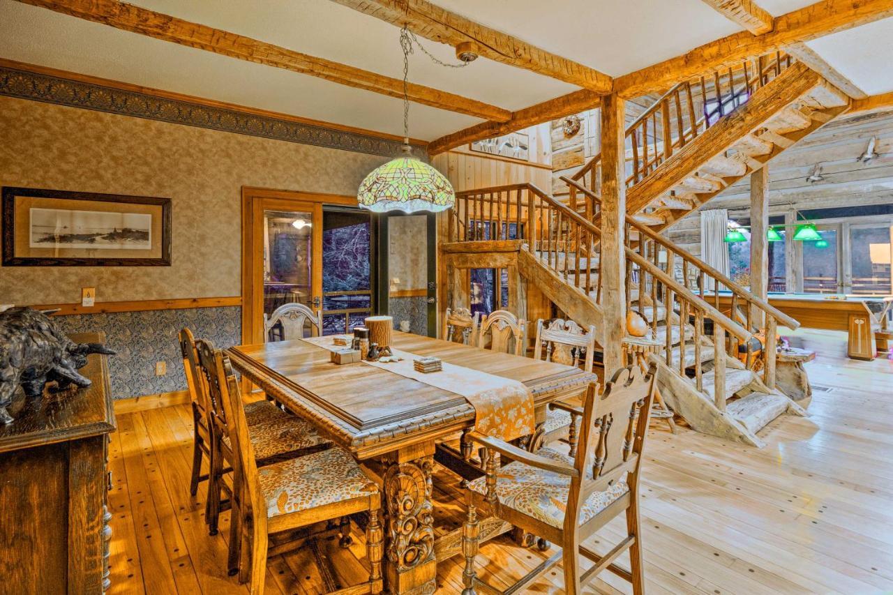 Spacious Cullowhee Lodge With Views And River Access! Exterior photo