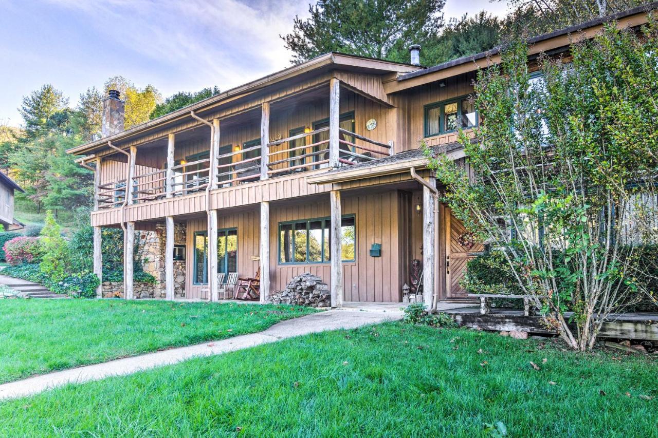 Spacious Cullowhee Lodge With Views And River Access! Exterior photo