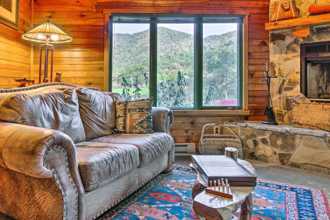 Spacious Cullowhee Lodge With Views And River Access! Exterior photo