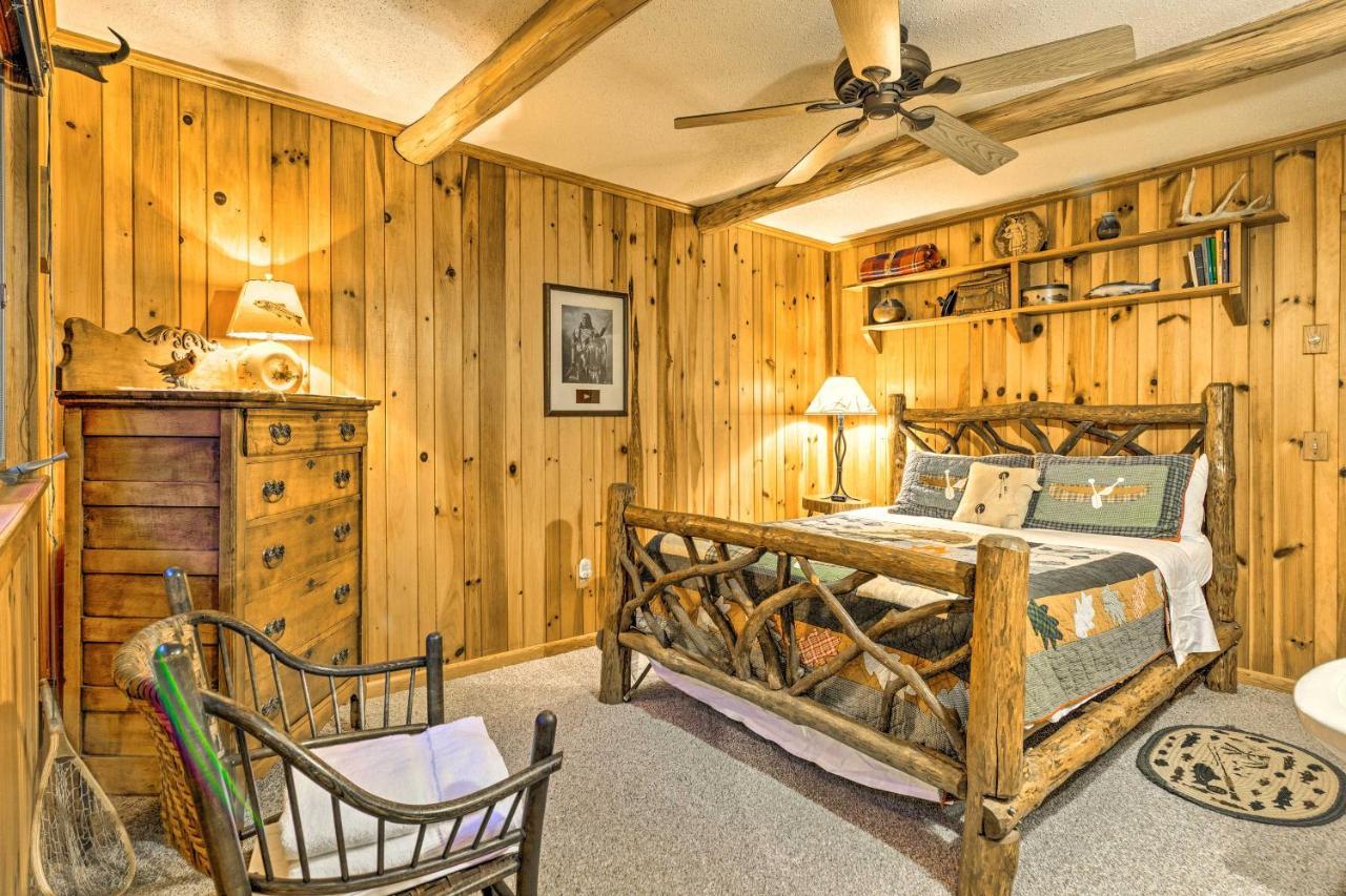 Spacious Cullowhee Lodge With Views And River Access! Exterior photo