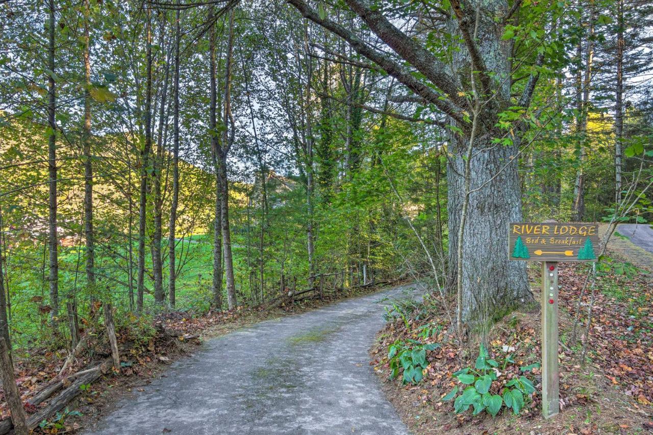 Spacious Cullowhee Lodge With Views And River Access! Exterior photo